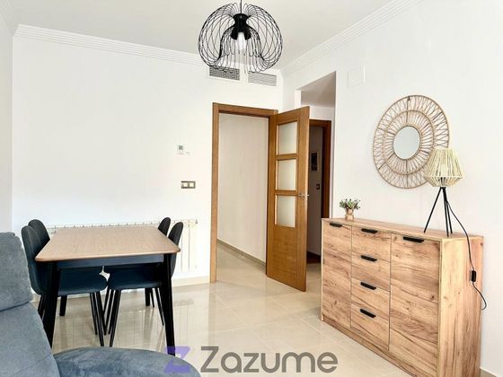 Foto 2 de Alquiler de piso en Zubia (La) de 2 habitaciones con garaje y jardín