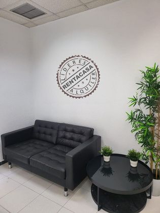 Foto 2 de Oficina en alquiler en Ensanche Centro - Puerto de 30 m²