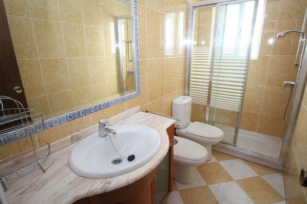 Foto 2 de Pis en venda a Delicias de 3 habitacions amb balcó i calefacció