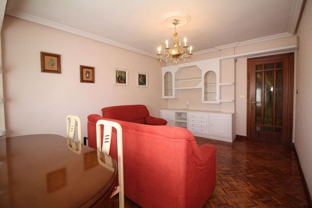 Foto 1 de Piso en venta en Delicias de 3 habitaciones con terraza y calefacción