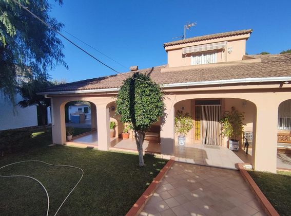 Foto 1 de Casa en venta en calle Pintor Ramón Stolz de 5 habitaciones con terraza y piscina