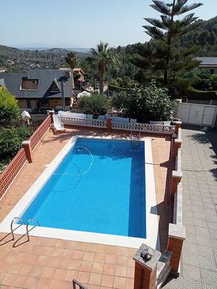 Foto 2 de Casa en venda a calle Priorat de 5 habitacions amb terrassa i piscina