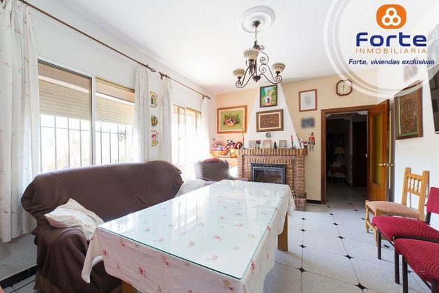 Foto 1 de Casa en venda a Poniente-Norte - Miralbaida - Parque Azahara de 3 habitacions amb aire acondicionat
