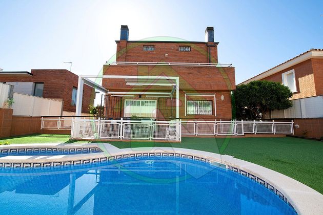 Foto 2 de Chalet en venta en Torrent Ballester de 5 habitaciones con terraza y piscina