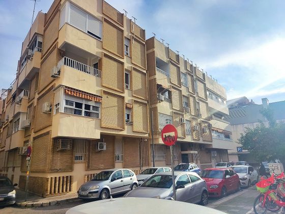 Foto 1 de Pis en venda a plaza Los Mártires de 3 habitacions amb garatge i ascensor