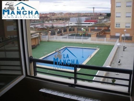 Foto 1 de Pis en venda a Santa Cruz - Industria - Polígono Campollano de 2 habitacions amb piscina i garatge