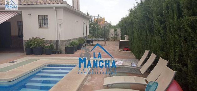 Foto 1 de Casa en venda a Santa Cruz - Industria - Polígono Campollano de 6 habitacions amb terrassa i piscina