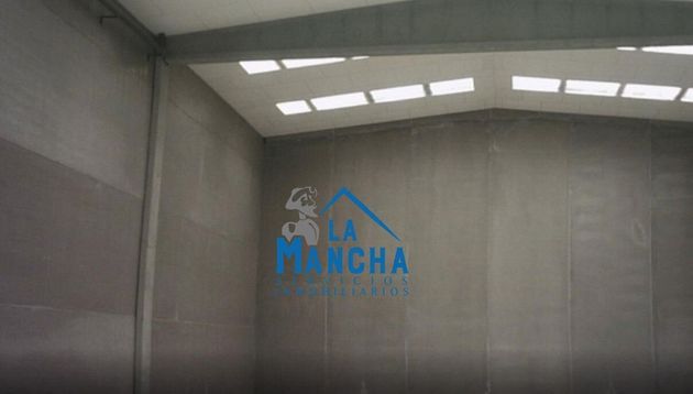 Foto 2 de Nave en venta en Chinchilla de Monte-Aragón de 500 m²