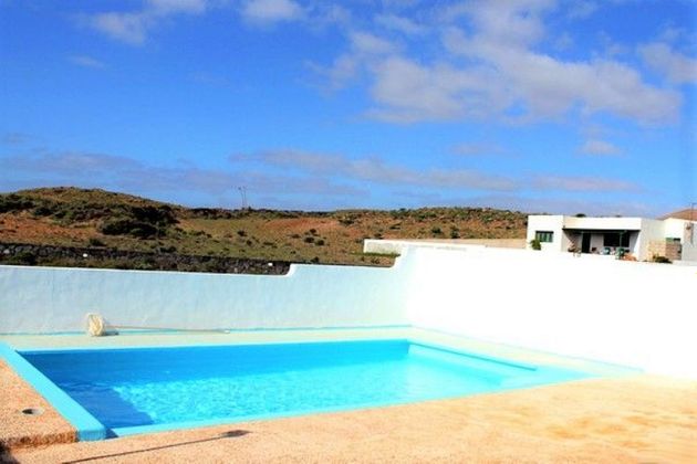 Foto 1 de Casa rural en venda a Tahiche de 10 habitacions amb terrassa i piscina