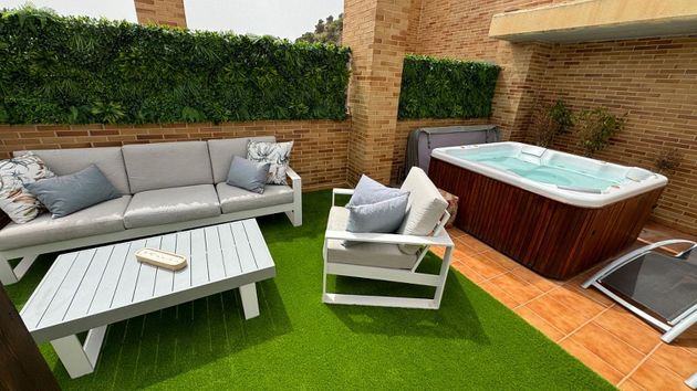 Foto 1 de Àtic en venda a La Cala de Villajoyosa de 2 habitacions amb terrassa i piscina