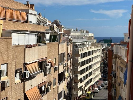 Foto 1 de Ático en venta en calle Del Pino de 3 habitaciones con terraza y balcón