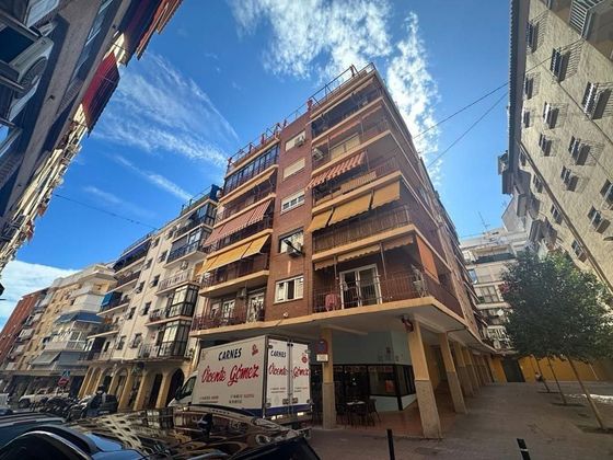 Foto 2 de Ático en venta en calle Del Pino de 3 habitaciones con terraza y balcón