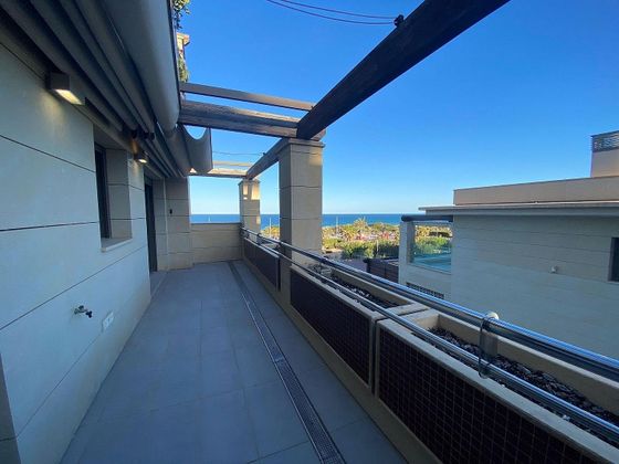 Foto 2 de Ático en alquiler en Los Arenales del Sol de 3 habitaciones con terraza y piscina