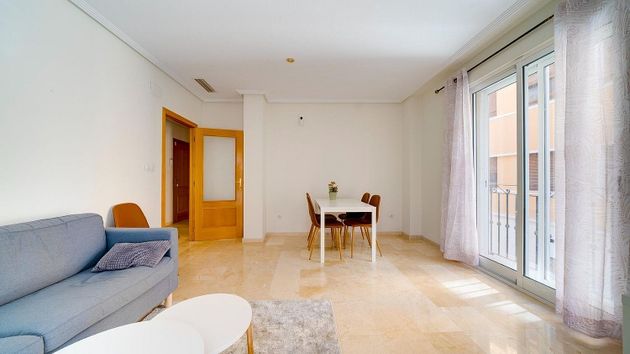 Foto 2 de Pis en lloguer a Centro - Alicante de 3 habitacions amb balcó i aire acondicionat