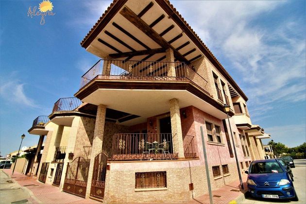 Foto 1 de Casa en venda a Daya Nueva de 6 habitacions amb terrassa i garatge