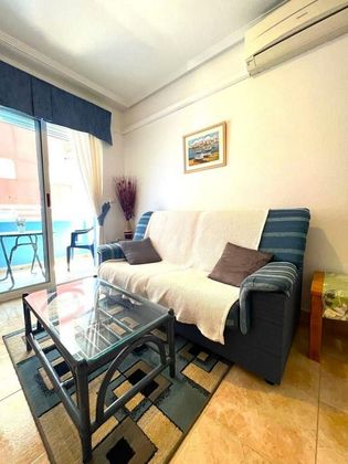 Foto 1 de Pis en lloguer a Centro - Torrevieja de 2 habitacions amb terrassa i balcó