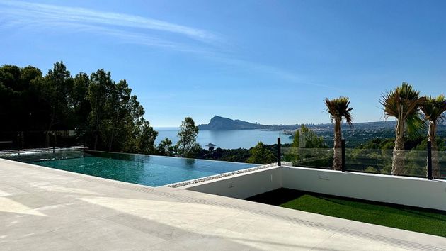 Foto 1 de Venta de chalet en Altea Hills de 5 habitaciones con terraza y piscina