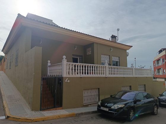 Foto 2 de Casa en venta en Montroy de 3 habitaciones con terraza y piscina