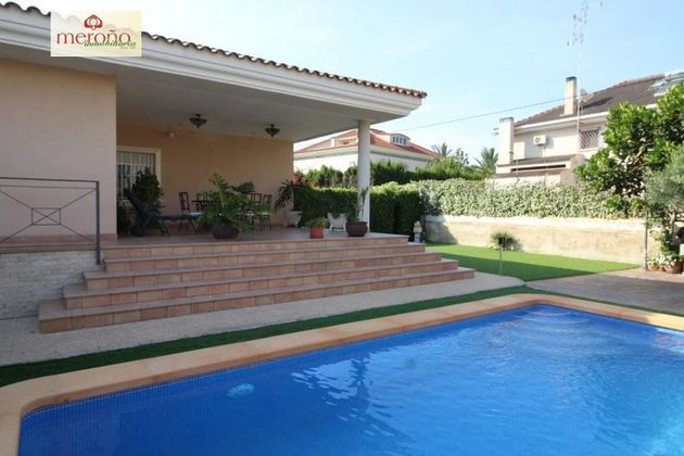 Foto 1 de Chalet en venta en Ciutat Jardí - Torreta Verdí de 5 habitaciones con terraza y piscina