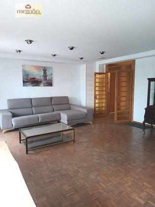 Foto 1 de Pis en lloguer a Centro - Elche de 5 habitacions amb mobles i balcó