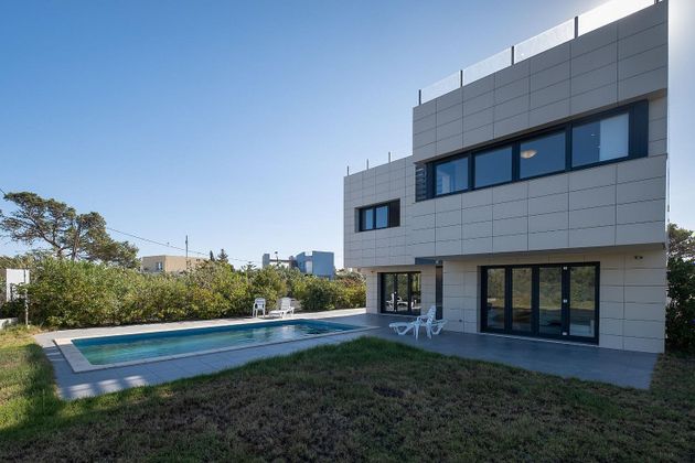 Foto 1 de Xalet en venda a Roques Daurades-L'Estany de 4 habitacions amb terrassa i piscina