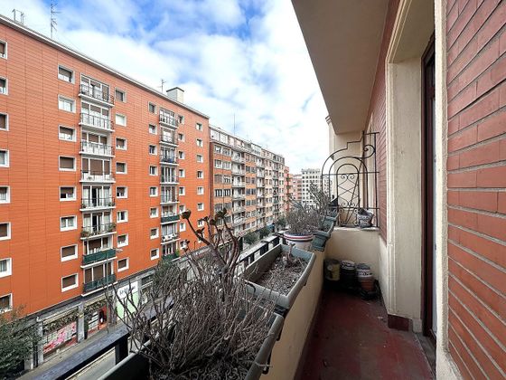 Foto 2 de Piso en venta en Basurtu de 3 habitaciones con balcón y calefacción