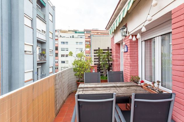 Foto 1 de Dúplex en venta en Centre - Hospitalet de Llobregat, L´ de 3 habitaciones con terraza y balcón
