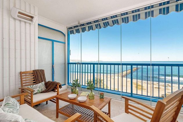 Foto 1 de Piso en venta en Campello Playa de 3 habitaciones con terraza y piscina