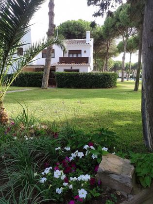 Foto 1 de Casa adossada en venda a Paraíso - Atalaya- Benamara de 3 habitacions amb terrassa i piscina
