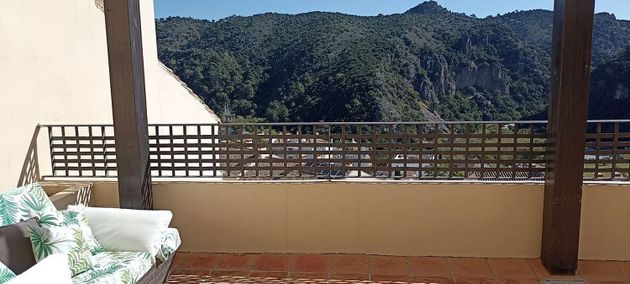 Foto 2 de Alquiler de casa en Benahavís de 4 habitaciones con terraza y piscina