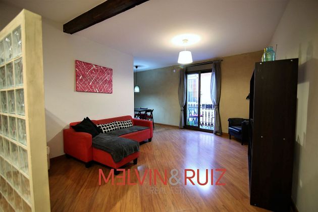 Foto 2 de Venta de piso en El Raval de 3 habitaciones con balcón y aire acondicionado