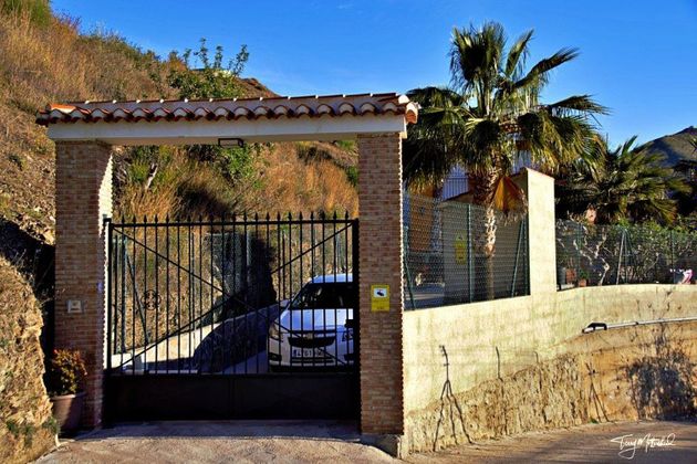 Foto 2 de Xalet en venda a Motril pueblo de 5 habitacions amb terrassa i piscina