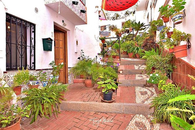 Foto 1 de Casa adosada en venta en Vélez de Benaudalla de 2 habitaciones con terraza y balcón