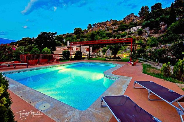 Foto 1 de Chalet en venta en Vélez de Benaudalla de 3 habitaciones con terraza y piscina
