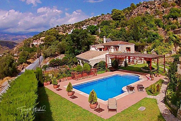 Foto 2 de Xalet en venda a Vélez de Benaudalla de 3 habitacions amb terrassa i piscina