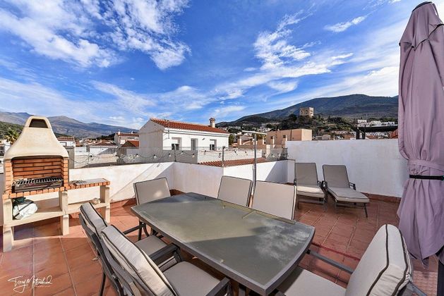 Foto 1 de Piso en venta en Vélez de Benaudalla de 3 habitaciones con terraza y balcón