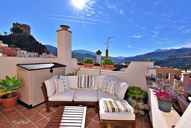 Foto 1 de Casa en venta en Vélez de Benaudalla de 2 habitaciones con terraza y aire acondicionado