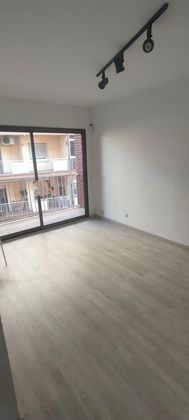 Foto 1 de Pis en venda a Sant Andreu de la Barca de 3 habitacions amb balcó