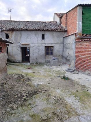 Foto 2 de Xalet en venda a Adanero de 3 habitacions amb garatge i jardí