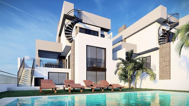 Foto 1 de Casa en venta en Algorfa de 2 habitaciones con terraza y piscina