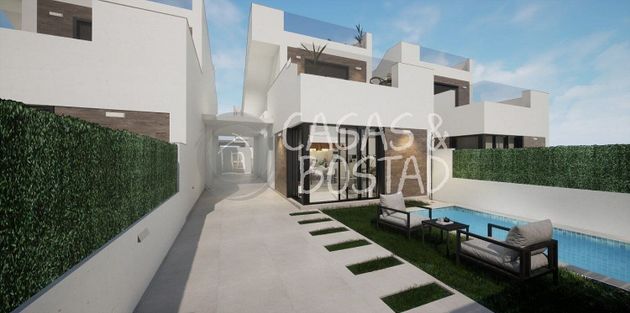 Foto 1 de Chalet en venta en Centro - Alcazares, Los de 3 habitaciones con terraza y piscina