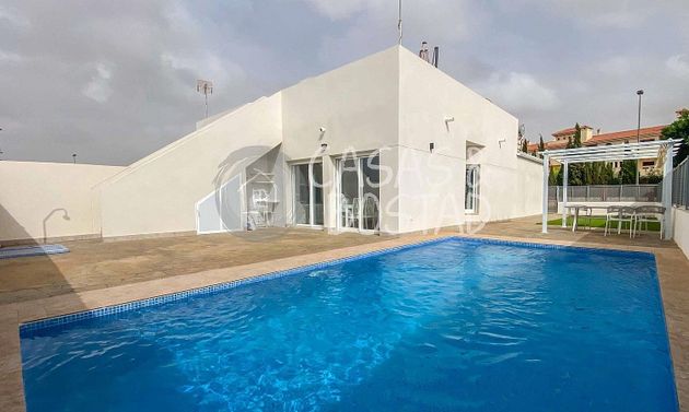 Foto 1 de Casa en venda a La Dorada - Rame de 2 habitacions amb terrassa i piscina