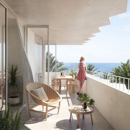 Foto 2 de Piso en venta en Playa de los Locos de 2 habitaciones con terraza y piscina