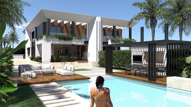 Foto 1 de Casa en venda a Los Balcones - Los Altos del Edén de 4 habitacions amb terrassa i piscina