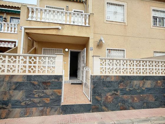 Foto 2 de Pis en venda a La Siesta - El Salado - Torreta de 3 habitacions amb terrassa i piscina