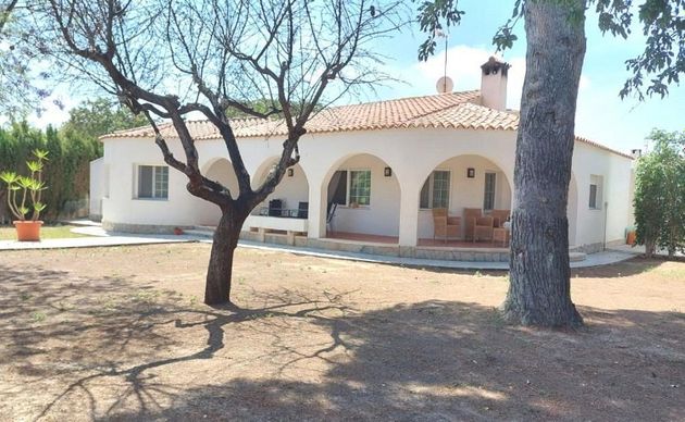 Foto 2 de Chalet en venta en Almajada-Ravel de 3 habitaciones con garaje y jardín