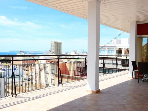 Foto 2 de Àtic en venda a Centro - Alicante de 3 habitacions amb terrassa i garatge