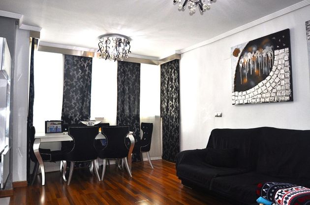 Foto 1 de Piso en venta en Alcalde Felipe Mallol de 4 habitaciones con balcón y aire acondicionado