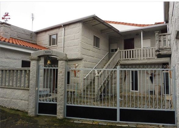 Foto 1 de Xalet en venda a Vilardevós de 8 habitacions amb terrassa i garatge