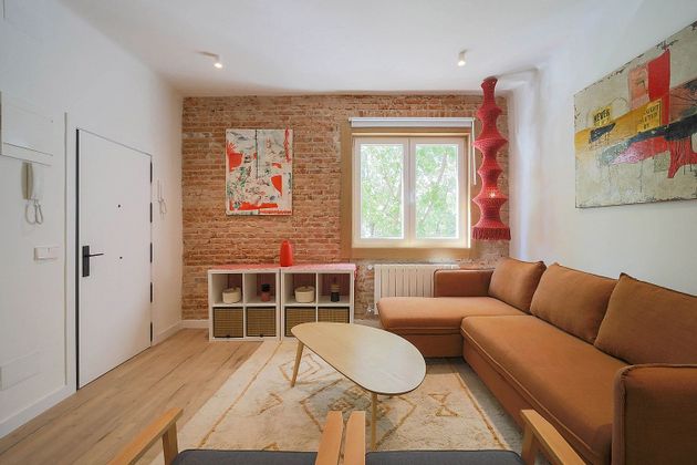 Foto 1 de Piso en alquiler en paseo De la Castellana de 2 habitaciones con muebles y aire acondicionado